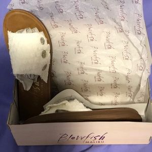 Blowfish NIB size 9 sandals